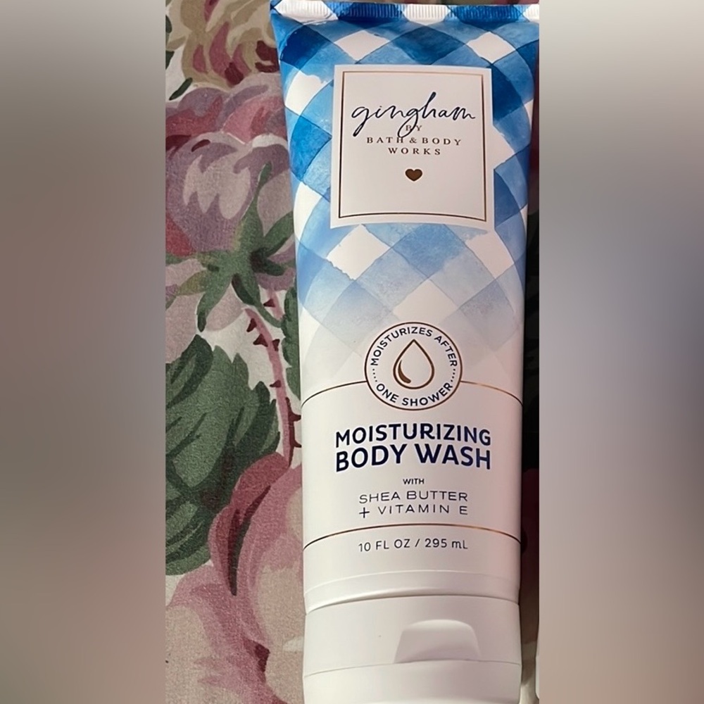 NWT Bath & Body Works moisturizing body wash